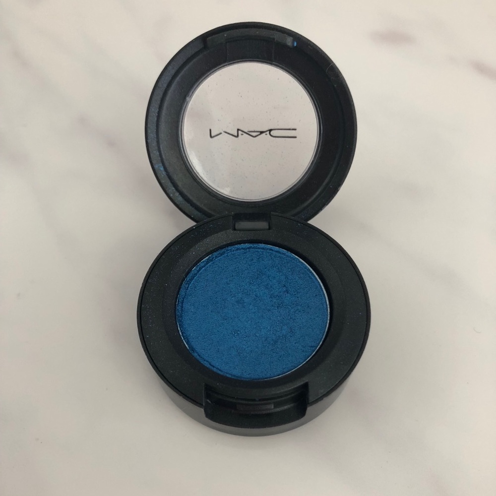 Mac cosmetics eye shadow